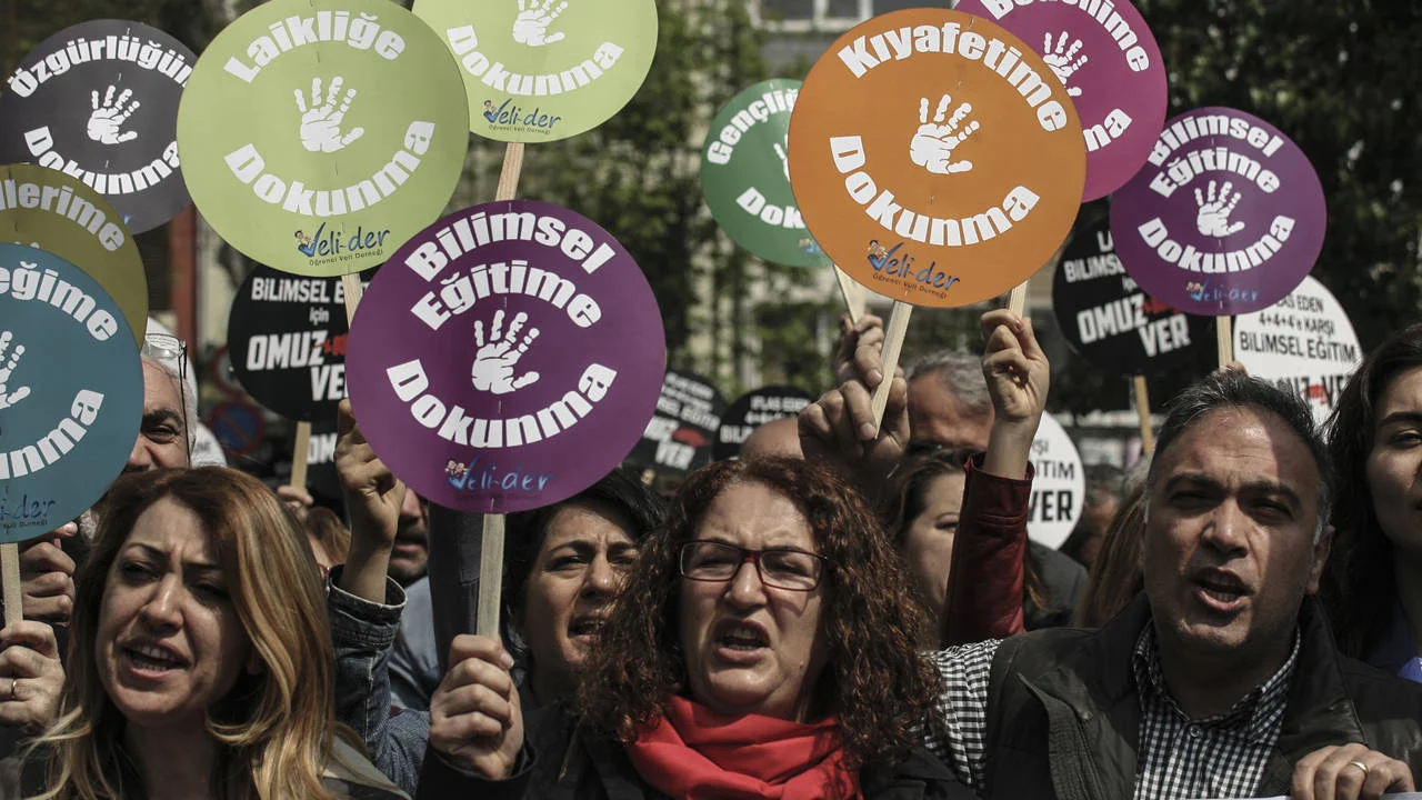 Eğitimde kriz devredildi