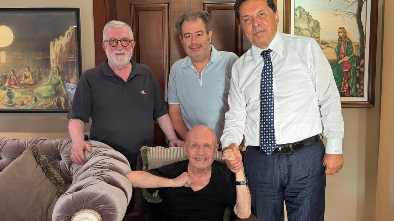 Ahmet Özer, İsmail Beşikçi'yi ziyaret etti