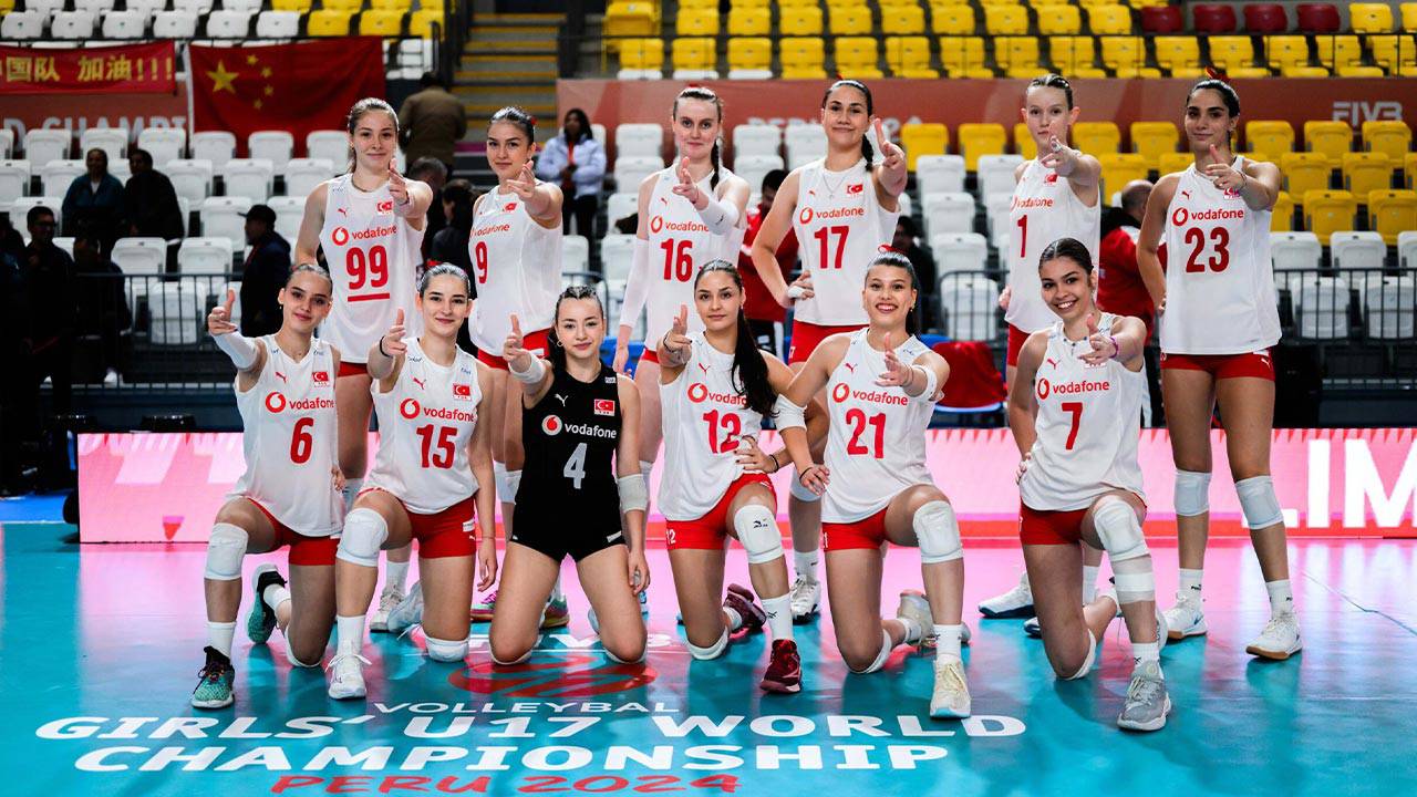 Gençler dolu dizgin: 17 Yaş Altı Kadın Milli Takımı son 16'da