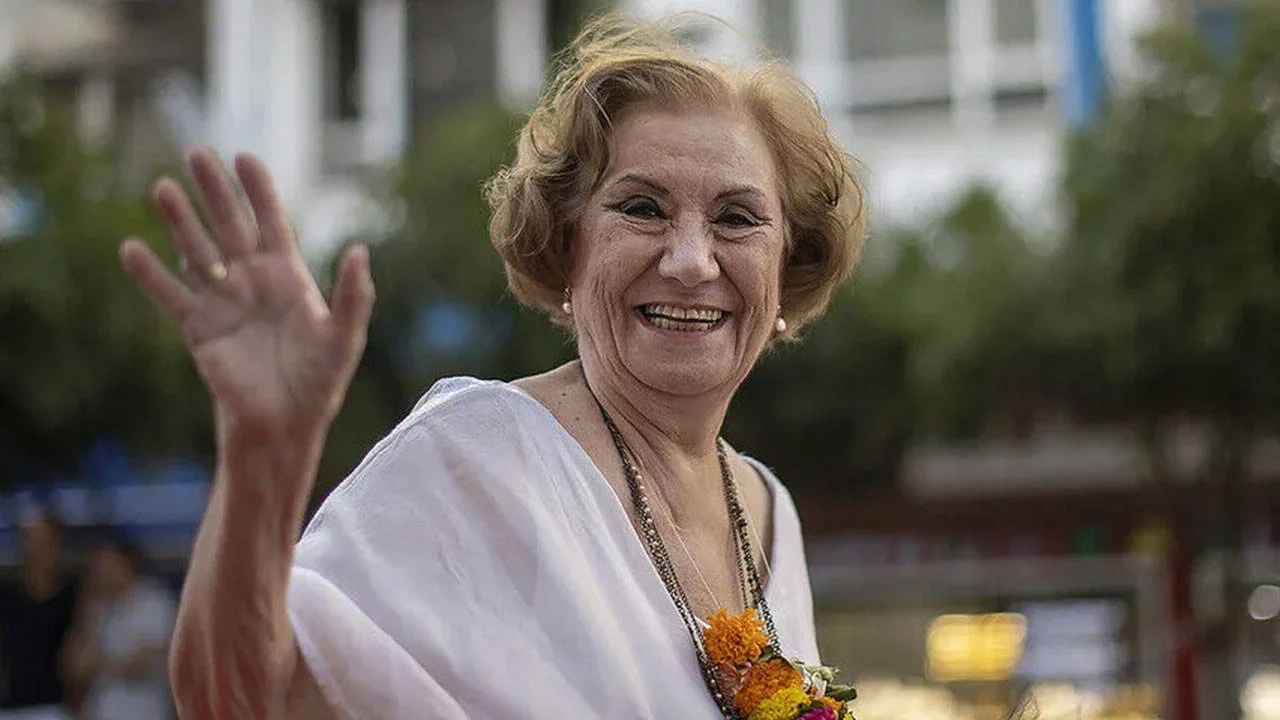 Oyuncu Gülsen Tuncer, son yolculuğuna uğurlandı