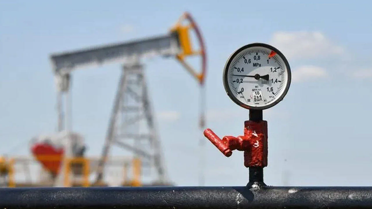 İran-Umman görüşmeleri fiyatları etkiledi: Petrolde düşüş sürüyor