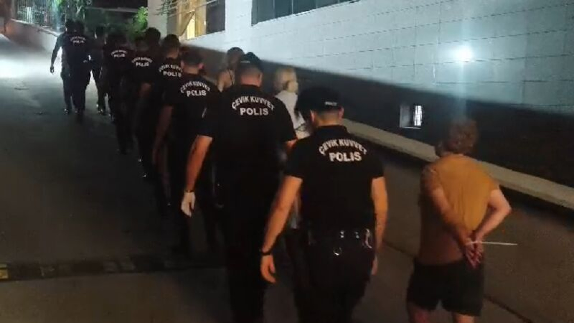 Mersin'de 'Ailem Güvende' operasyonu: 28 tutuklama