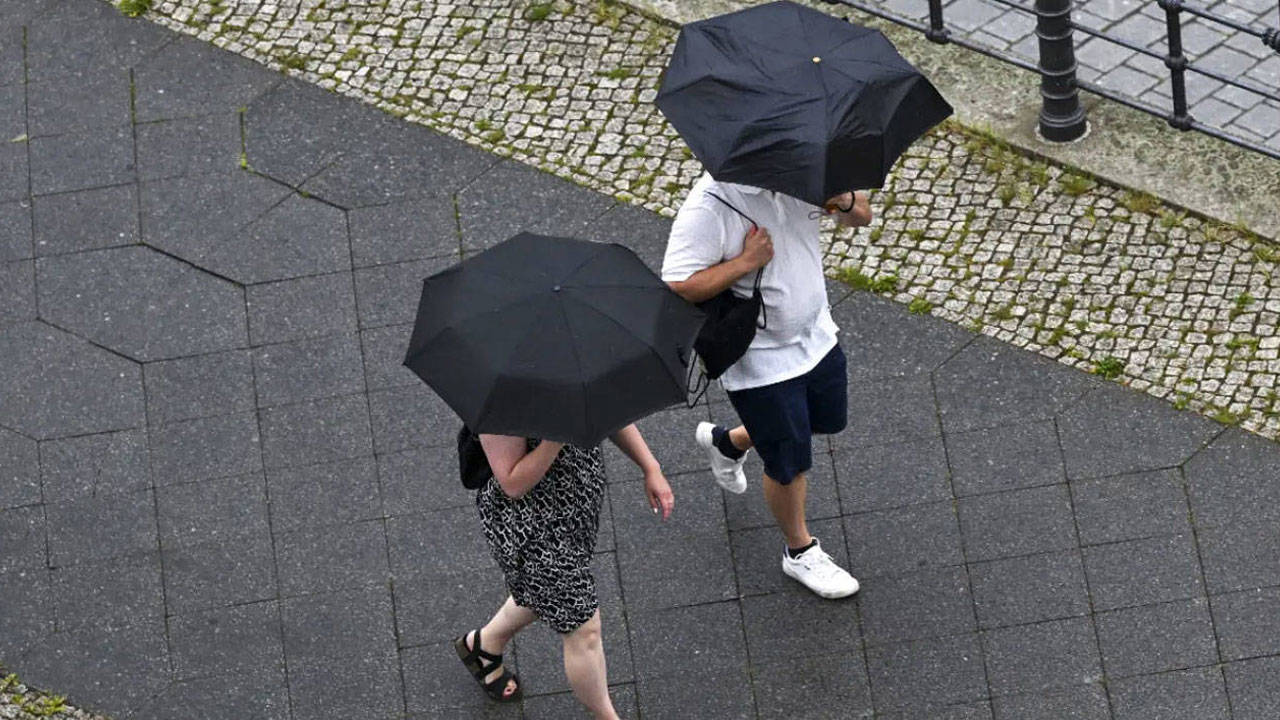 Meteoroloji'den çok sayıda il için uyarı: Sağanak ve kuvvetli rüzgar bekleniyor