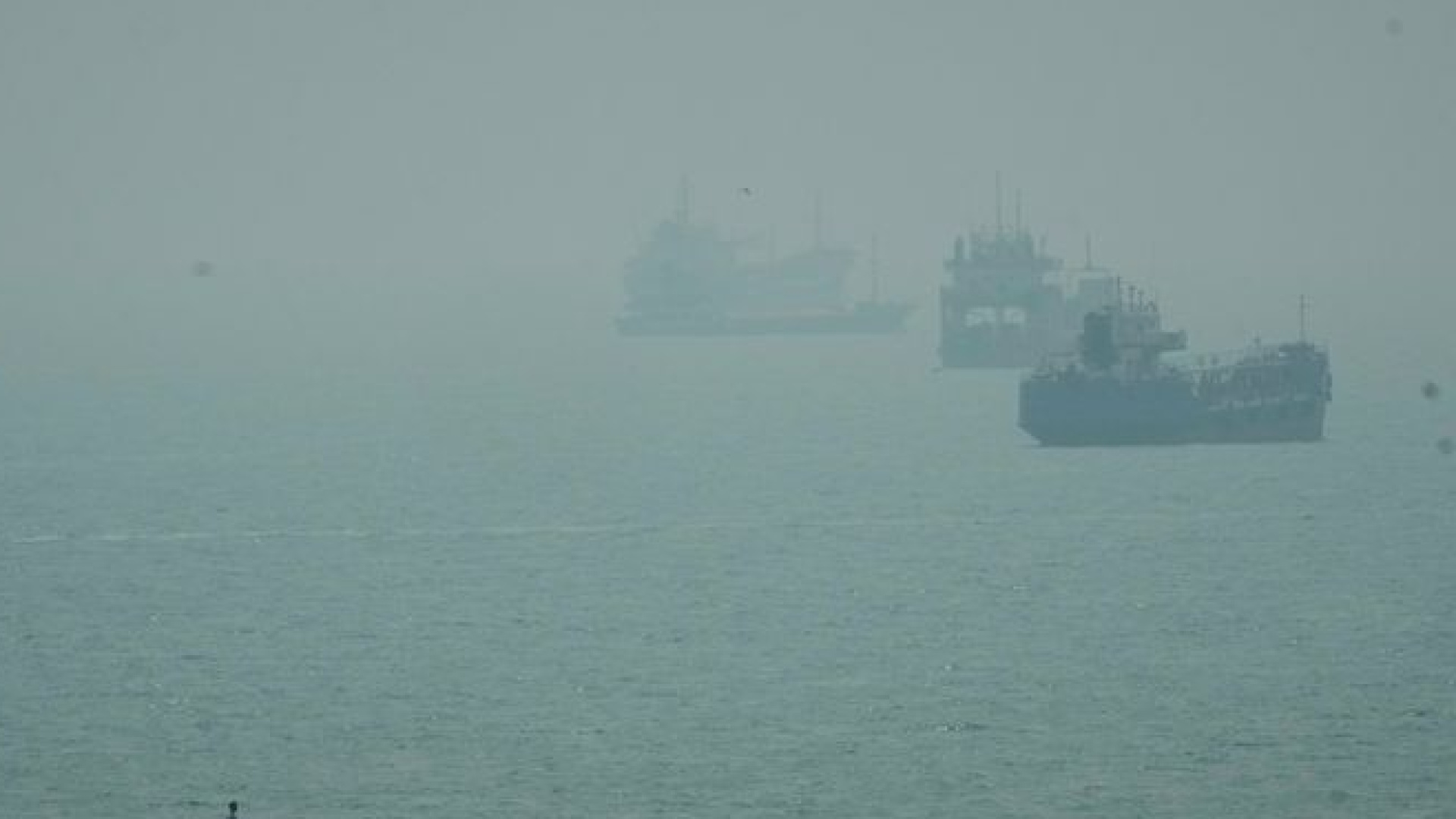 İran: Bir tanker daha mayına çarptı