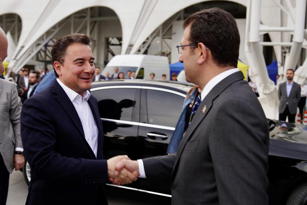 Ali Babacan'dan İmamoğlu'na verilen siyasi yasak kararına ilk yorum