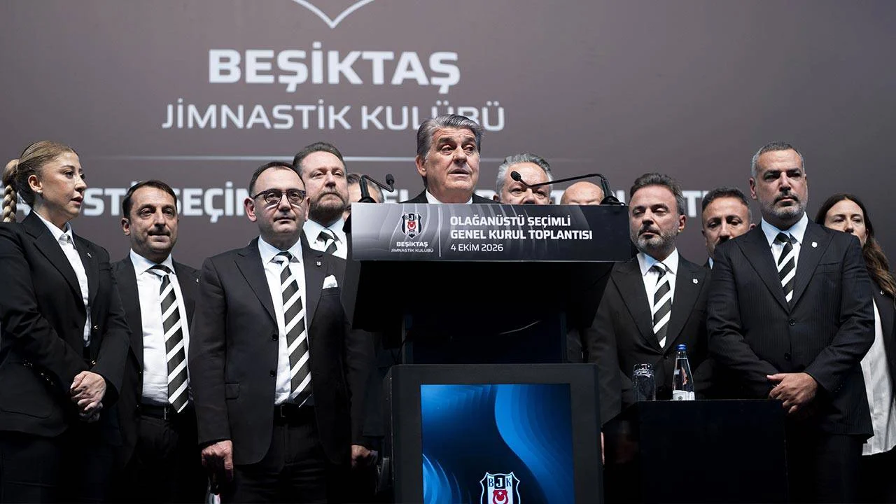 Beşiktaş’ta Serdal Adalı ve yönetimi mazbatalarını aldı