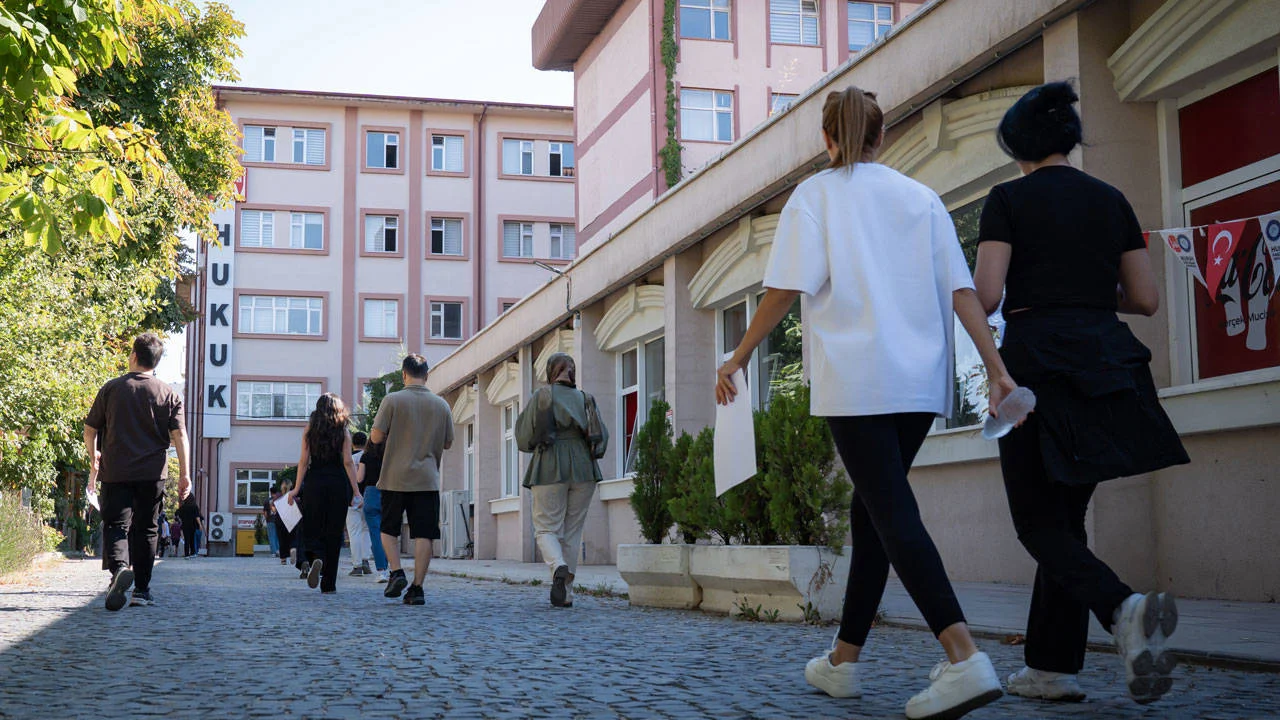 Merkezi Atama Ne Demek? Merkezi Atama Kadrolu mu, Sözleşmeli mi?
