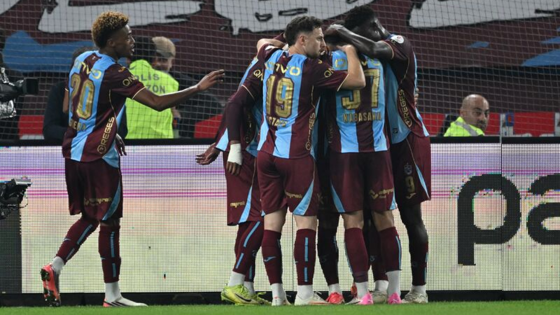 Trabzonspor deplasmanda ilk peşinde!