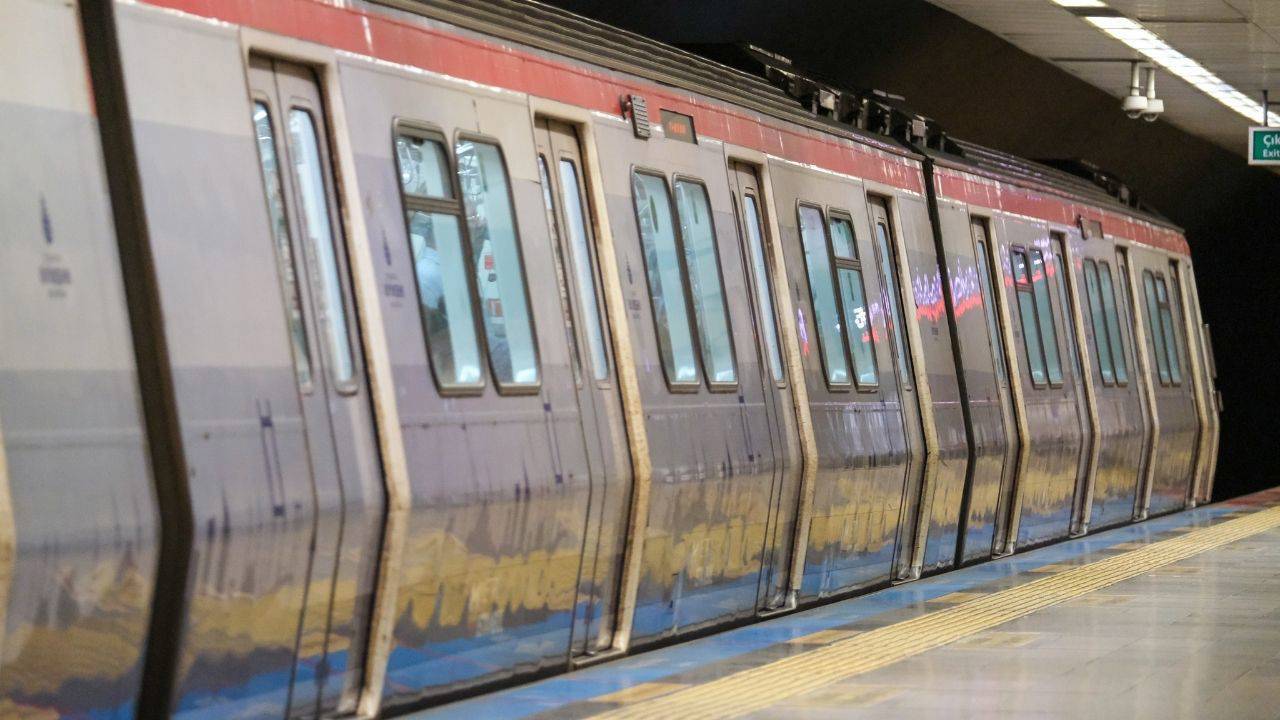 İstanbul'da M2 metrosunda intihar girişimi: Bir durak kapatıldı