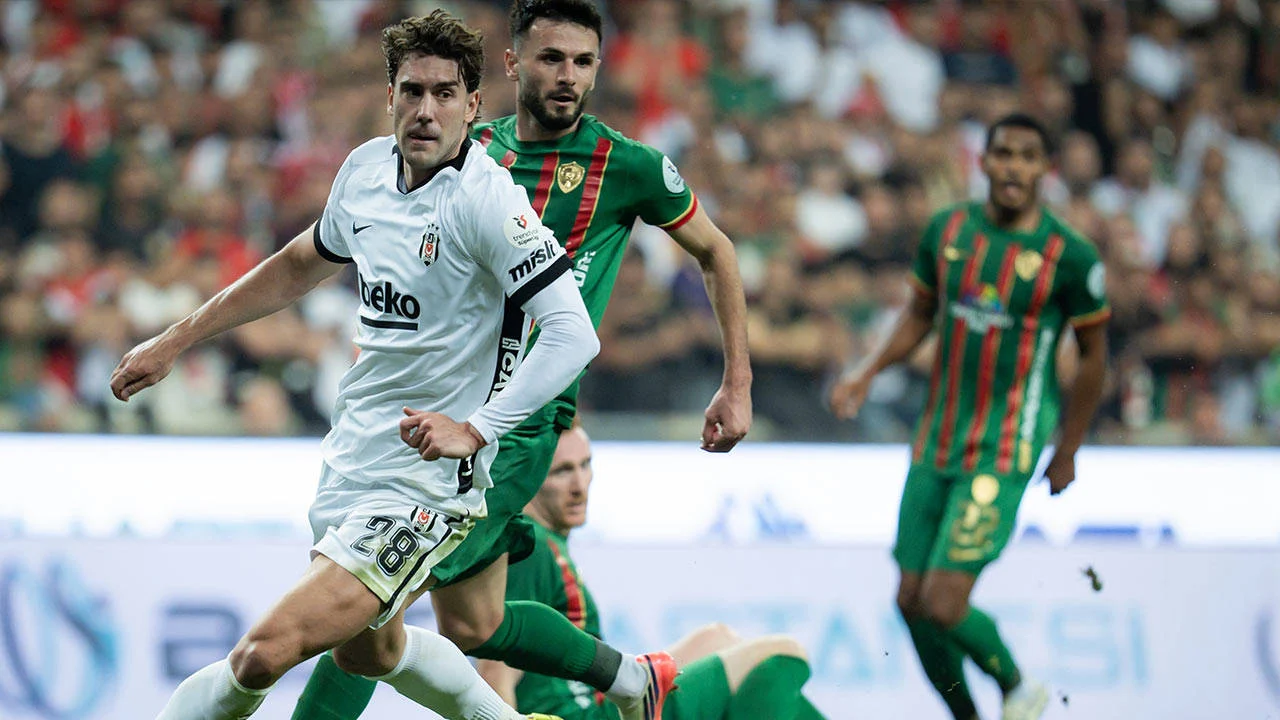 Dusan Vlahovic’in Beşiktaş performansı İtalya’da gündem: “Juventus’un kanayan yarası”