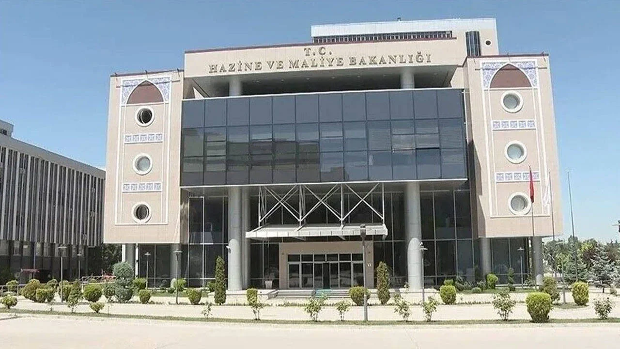 Hazine’den 10 yıllık dolar tahvili için 4 bankaya yetki