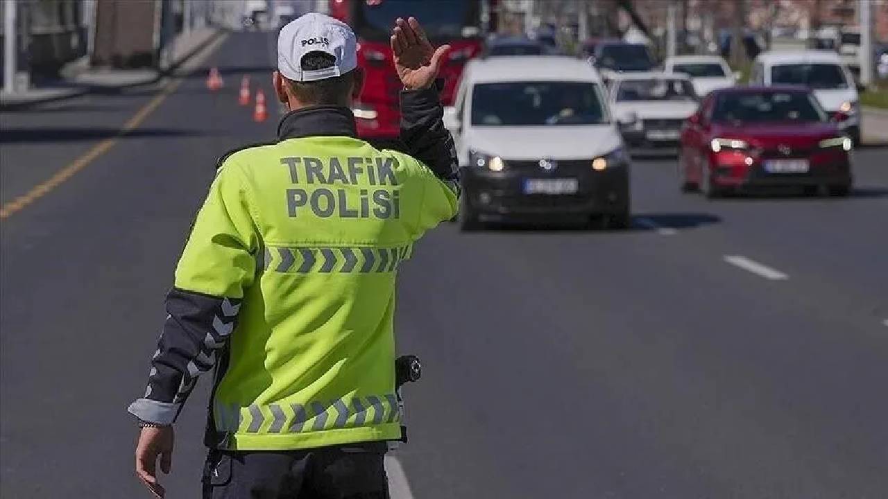 Emniyet duyurdu: İstanbul'un 3 ilçesinde yarın bazı yollar trafiğe kapatılacak