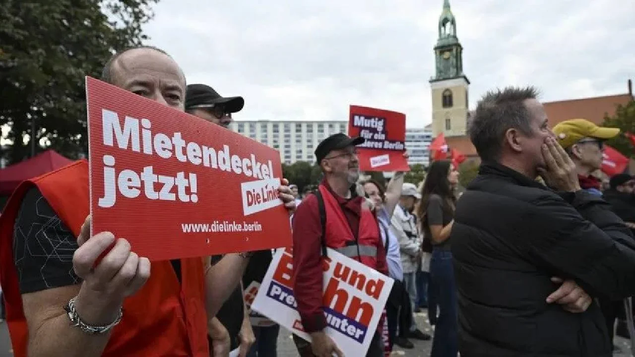 Berlin'de Sol Parti, Yeşiller ve SPD ile koalisyon görüşmelerine başlamayı onayladı