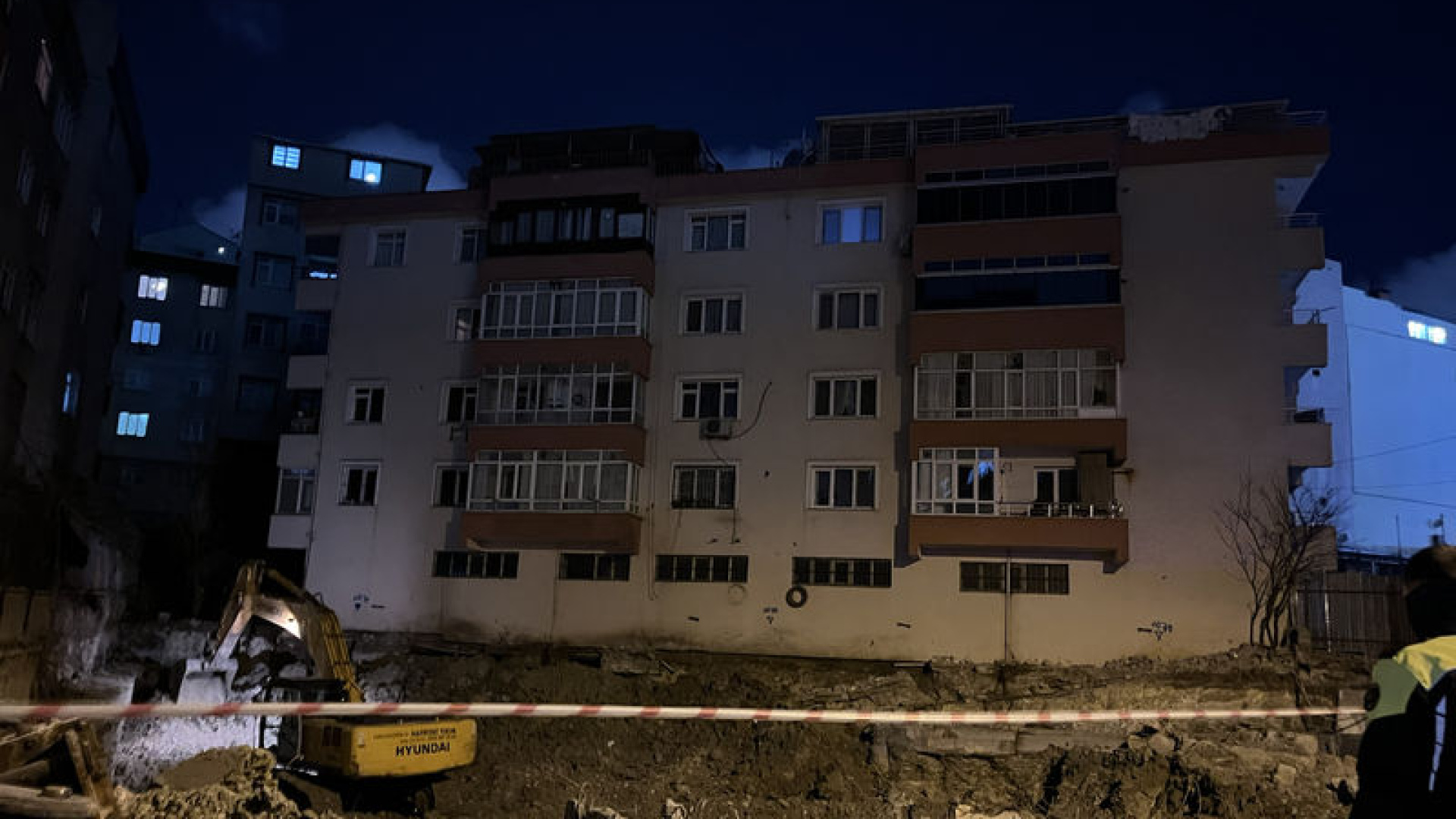 Bahçelievler'de 2 bina tahliye edildi