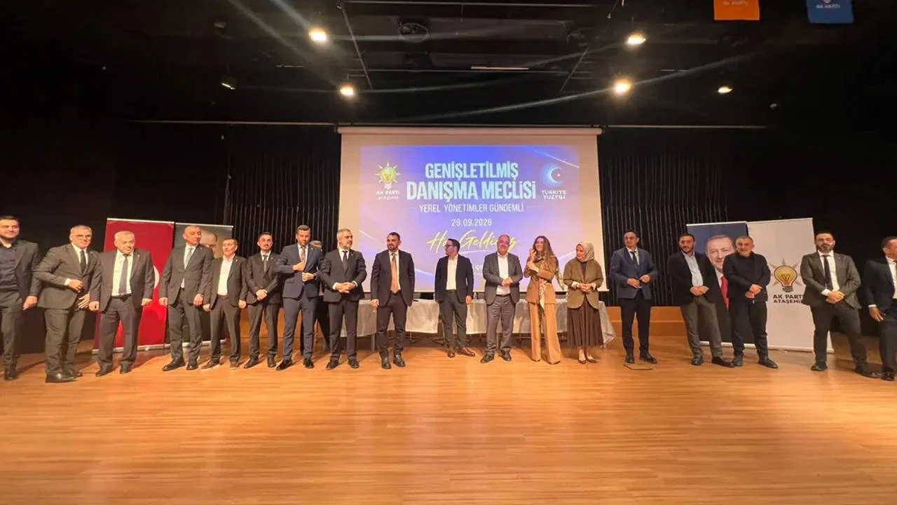 6 CHP'li meclis üyesi AKP'ye geçti: İçlerinden biri İBB'de de görevli