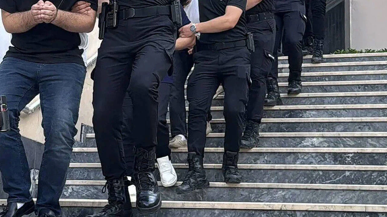 Trafik kazası geçirenlerin verileri ele geçirilmişti: 8 kişi tutuklandı