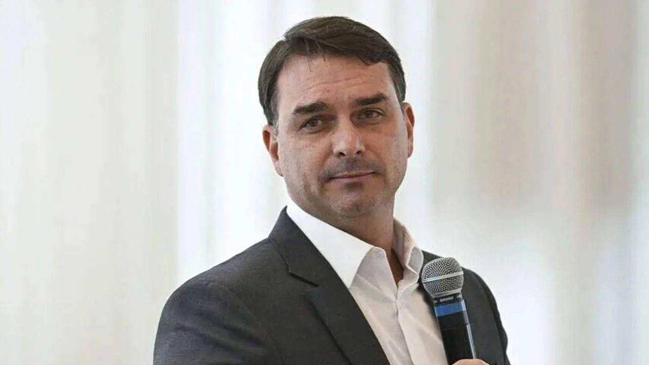 ABD'ye kaçmıştı: Bolsonaro kendisini "Brezilya'nın lideri" ilan etti