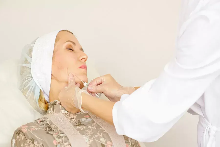 Masseter Botoks: Çene Hattını İncelten Fonksiyonel Bir Uygulama
