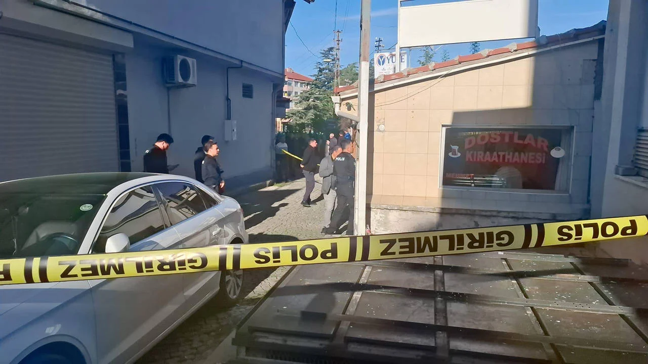 Kahvehanede tüfekle rastgele ateş açan saldırgan 1 kişiyi öldürdü, 1 kişiyi yaraladı