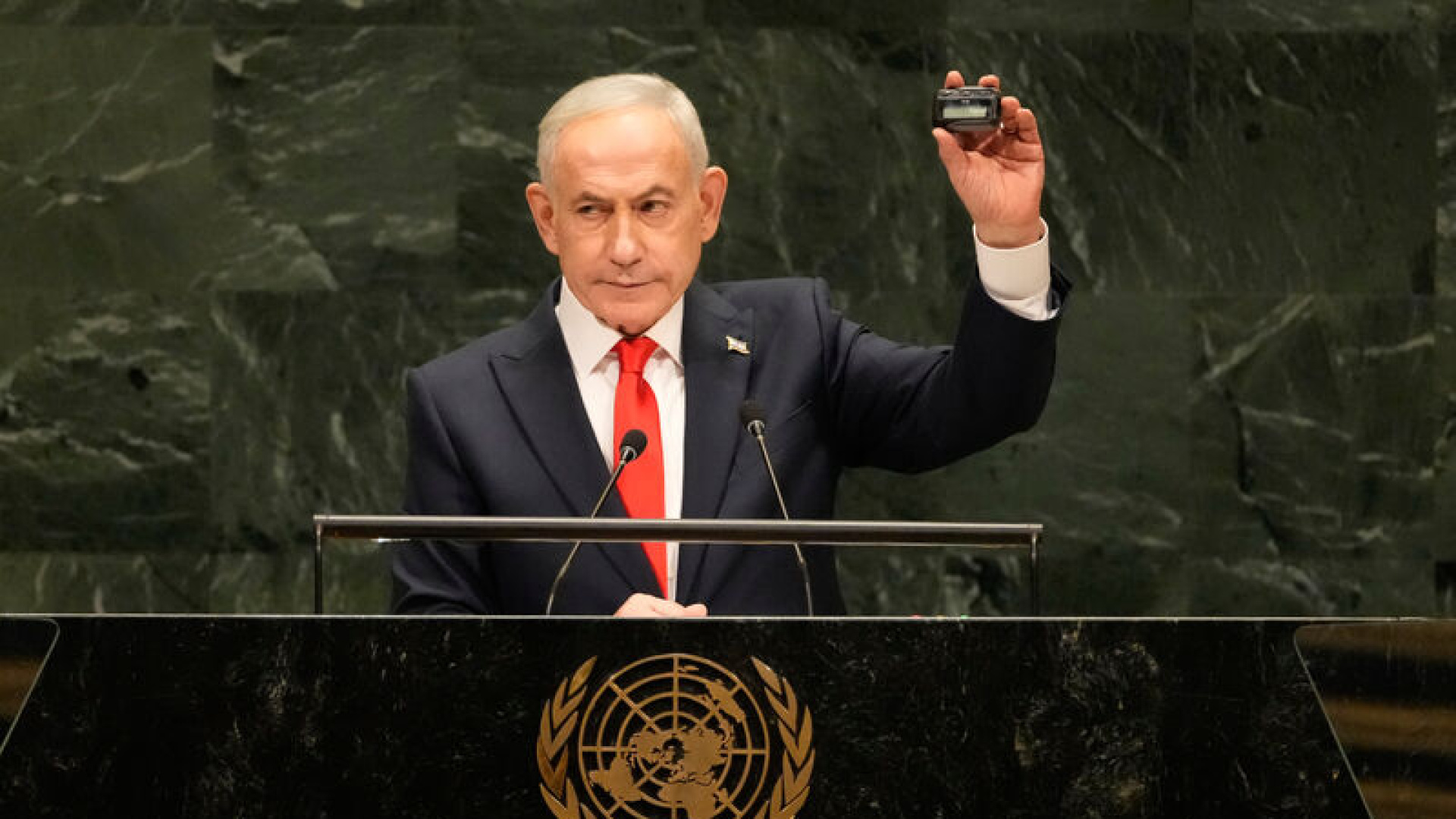 "Netanyahu mahkeme salonunda konuşmalı"
