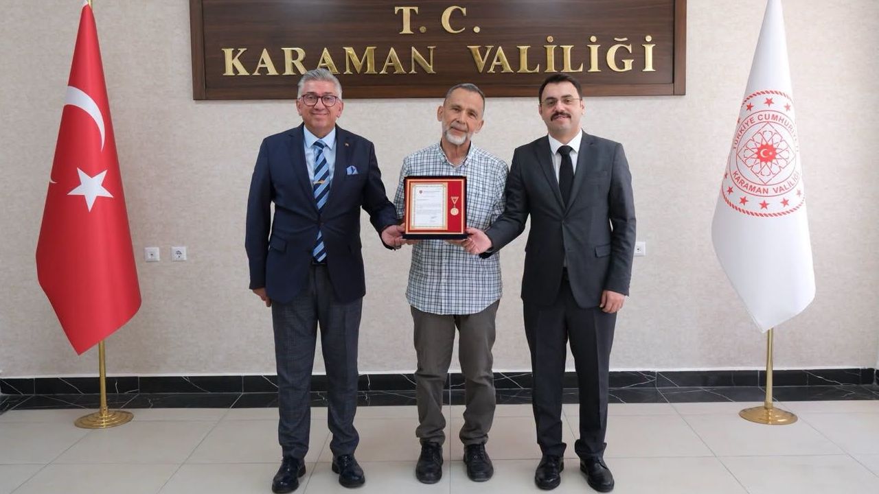 Hayırsever Mustafa Yavuz’a Altın Madalya ve Berat Belgesi