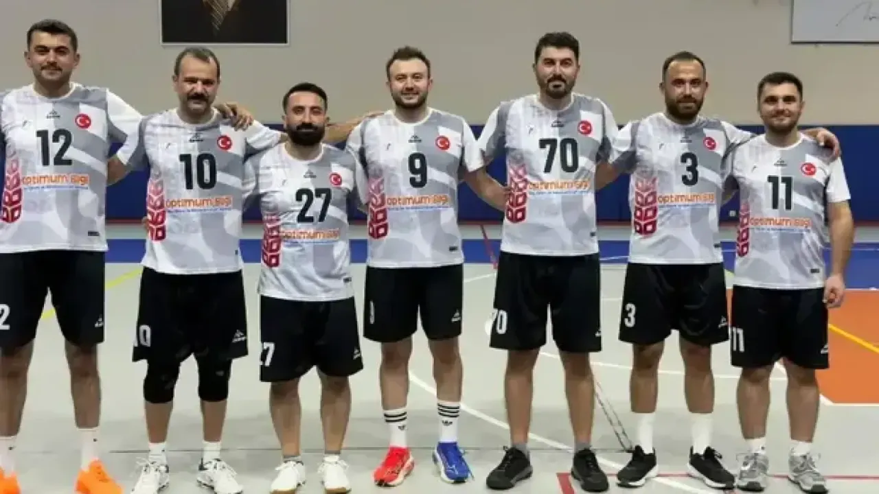 Karaman Eğitim ve Araştırma Hastanesi Voleybol Takımı Finalde