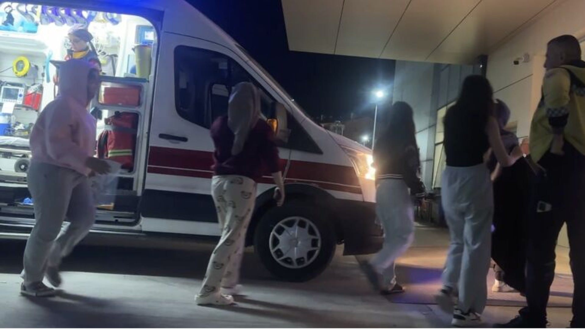 52 öğrenci zehirlendi! Valilikten açıklama