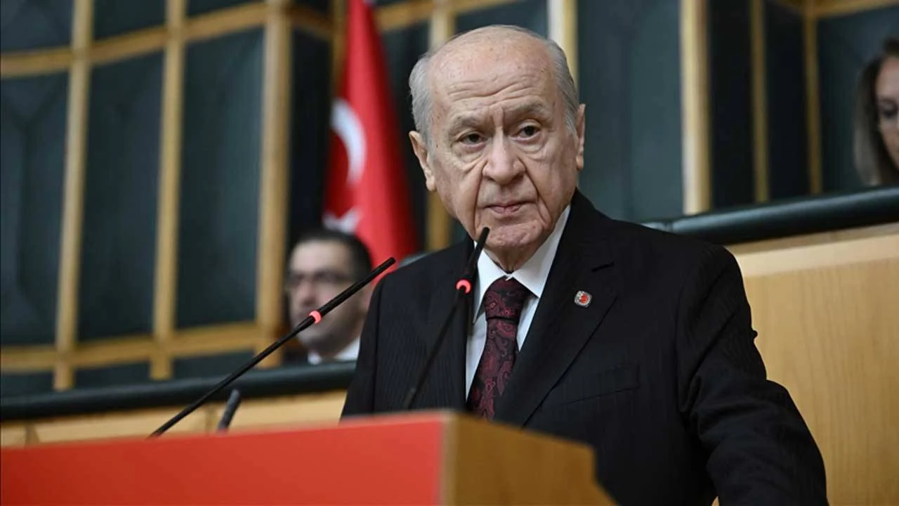 Erdoğan kürsüye geldiğinde salonu terk eden YENİ Parti'ye Bahçeli'den ilk tepki