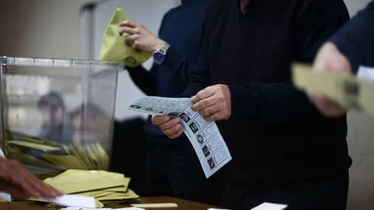 Dört ankette de YENİ Parti önde