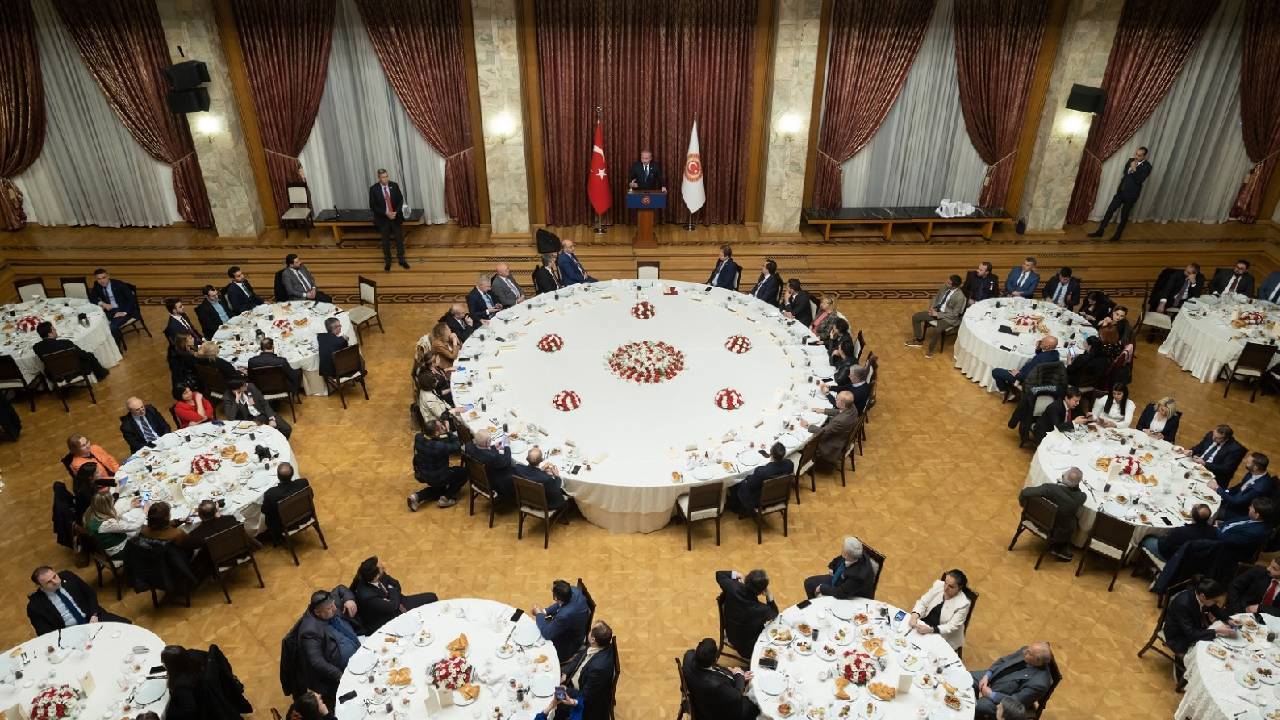 Halkın parasıyla ağırlama: İhalesiz 1,6 milyar TL’lik alım
