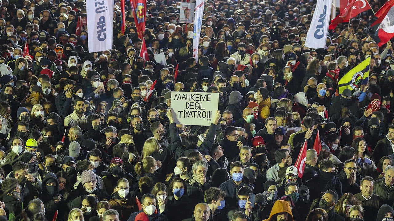 Herkese yetecek bir suçlama var!