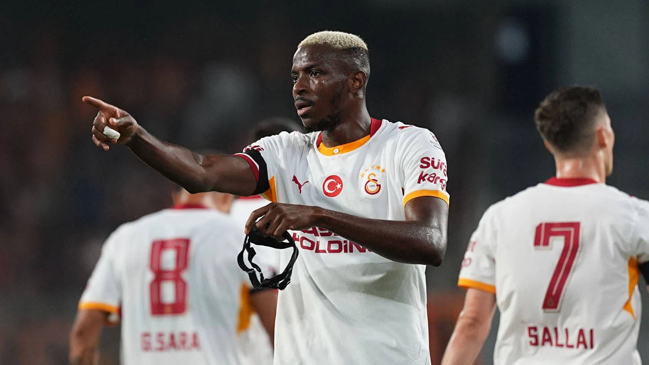 Victor Osimhen sahalara ne zaman dönecek?