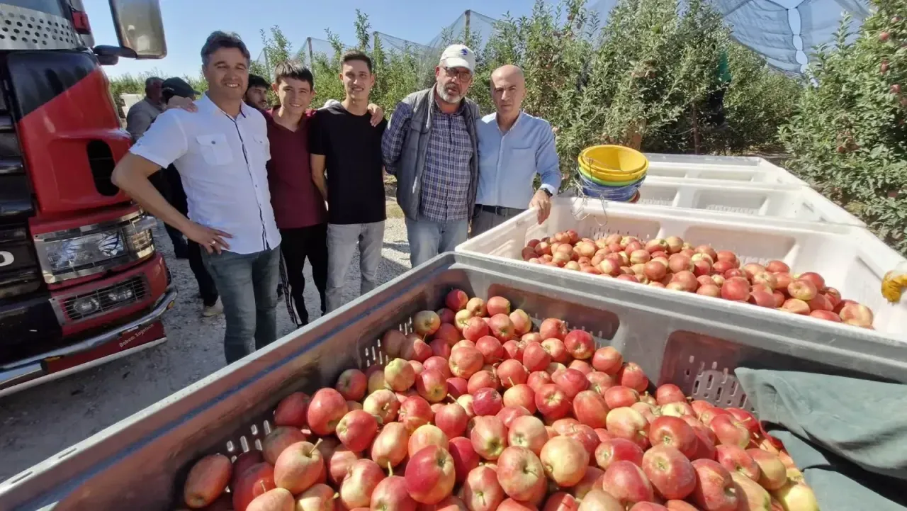 Karaman’da Elma Fiyatı Tartışması: Tarlada 20, Markette 100 TL