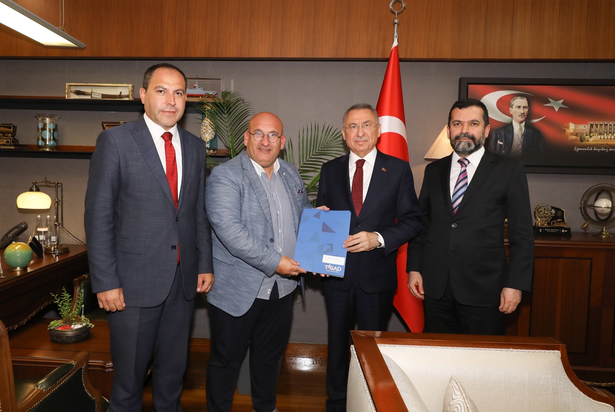Fuat Oktay, TİGAD'ın Türkiye Gazeteciler Birliği projesine destek verdi