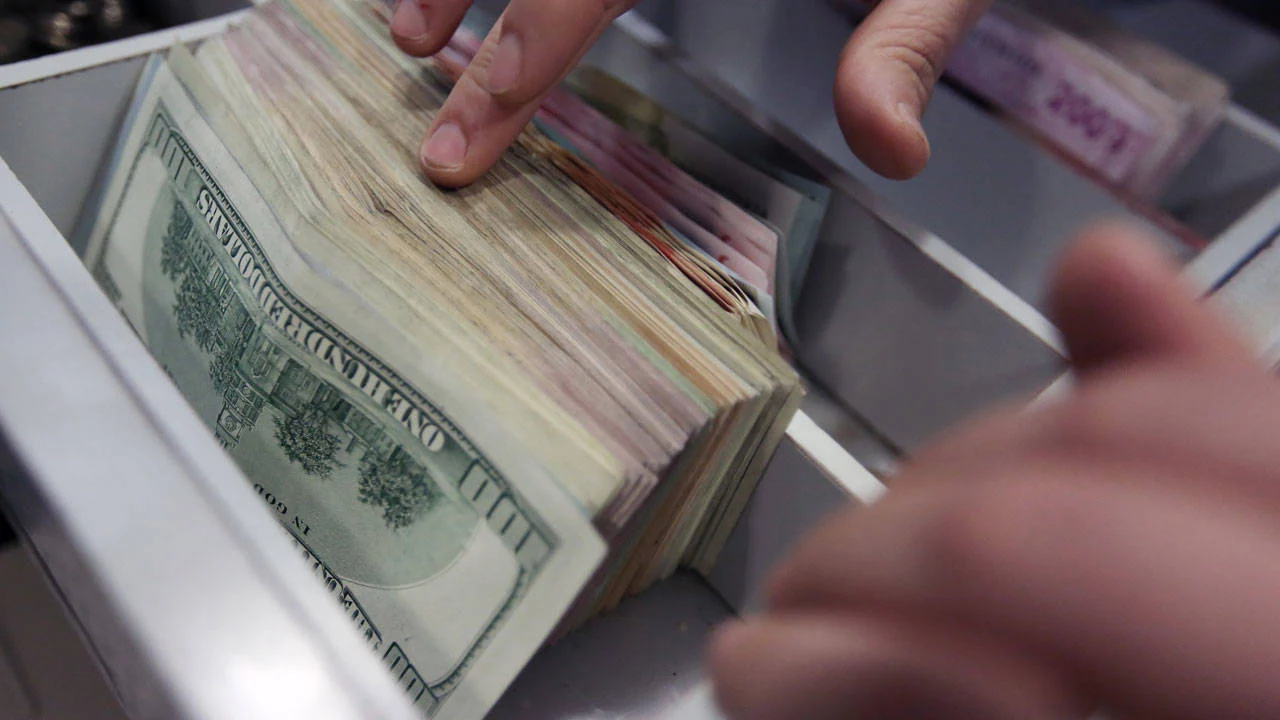 Alman bankacılık devinden dolar/TL tahmini: Yıl sonunda ne kadar olacak?