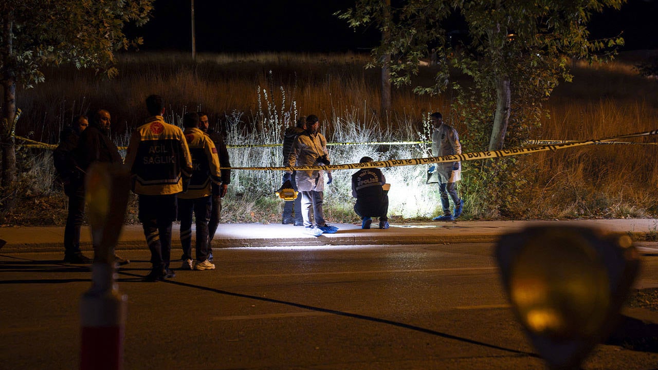 Ankara'da uygulama noktasında silahlı saldırı: Polis memuru hayatını kaybetti