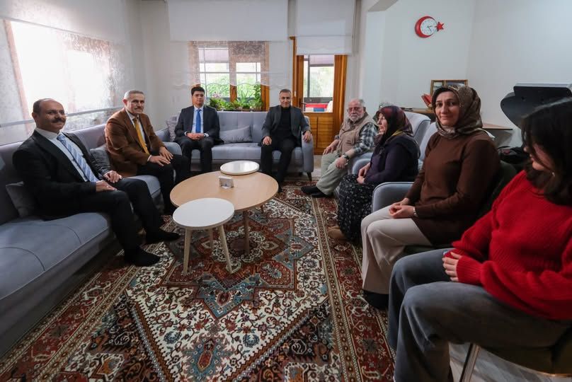 Vali Çiçek Şehit Ailelerini Yalnız Bırakmadı