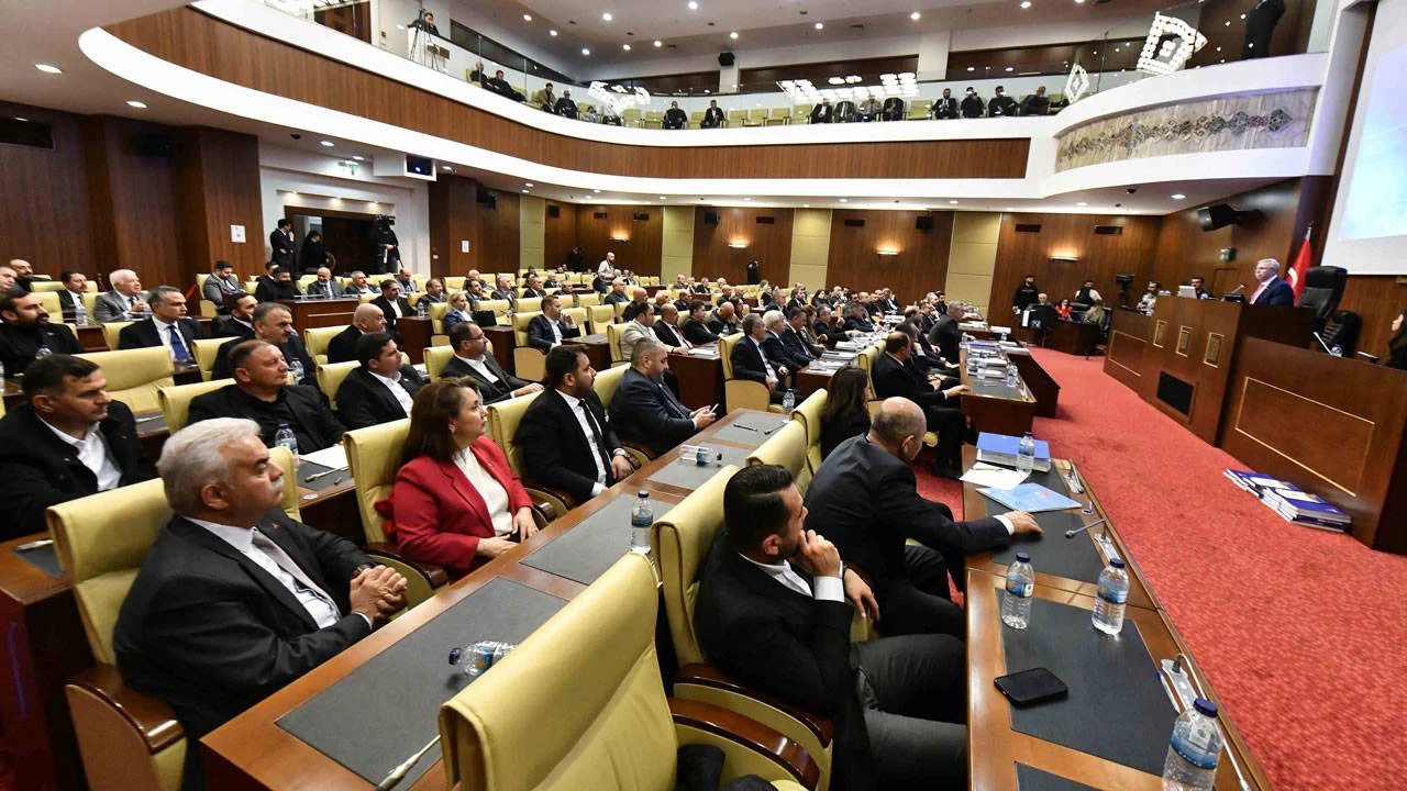 Ankara Büyükşehir Belediye Meclisi'nden peş peşe istifalar: 30 üye CHP’den istifa etti