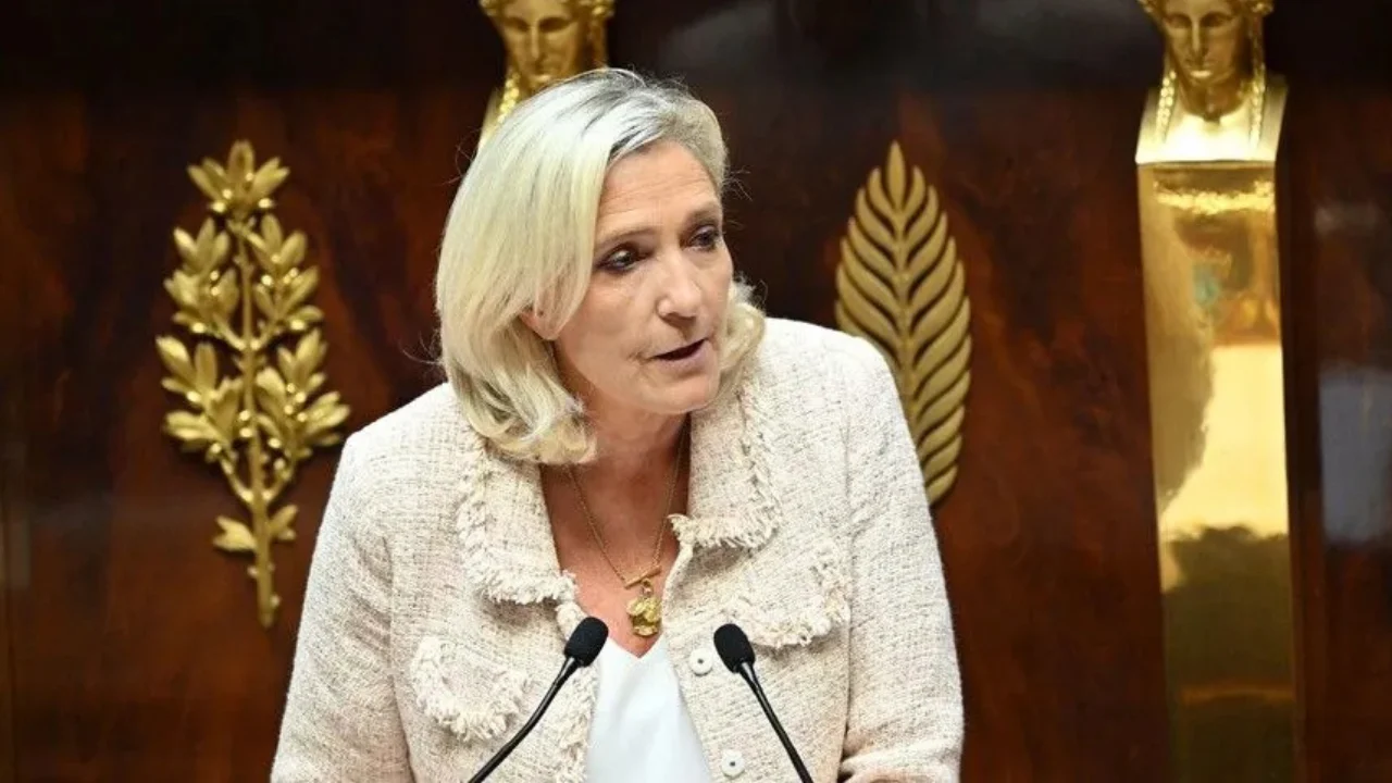 Le Pen'den AB Komisyonu'nun yetkisini azaltma vaadi ve Türkiye mesajı