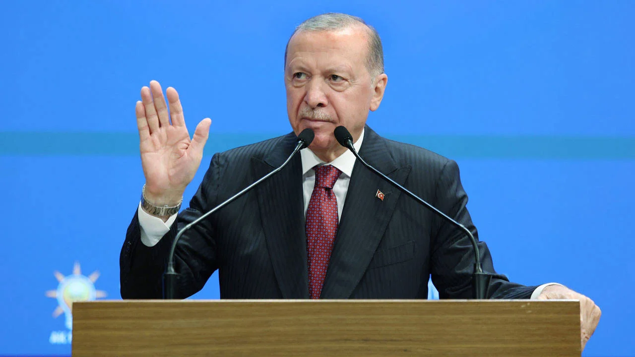 Erdoğan: Suç işleyip ülke dışına çıkanlar kendilerini güvende hissetmesin