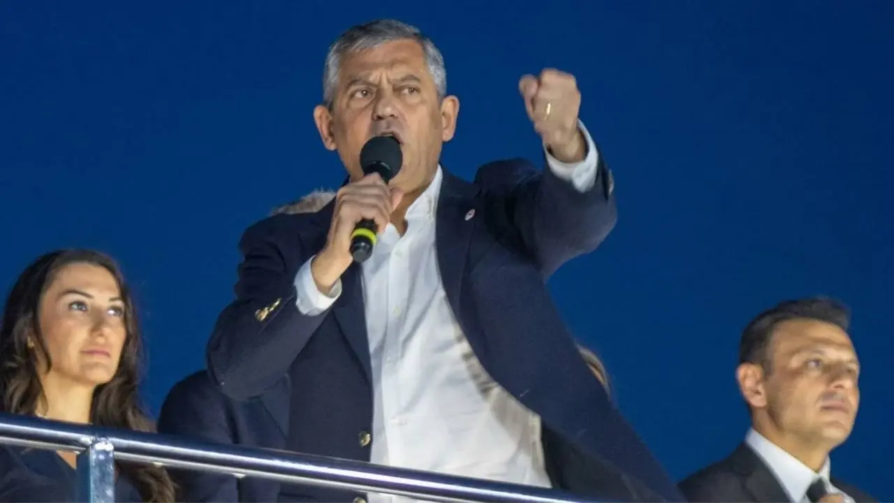 Özgür Özel'den 24 Ekim'de düzenlenecek yürüyüşe destek: "Sansüre hayır, habere özgürlük"
