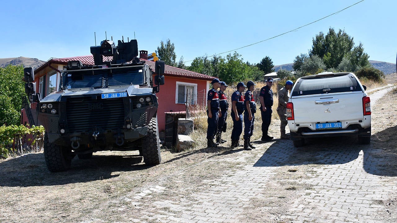 Sivas'ta kayıp 11 aylık bebek aranıyor: Gözaltına alınan 3 kişi serbest bırakıldı