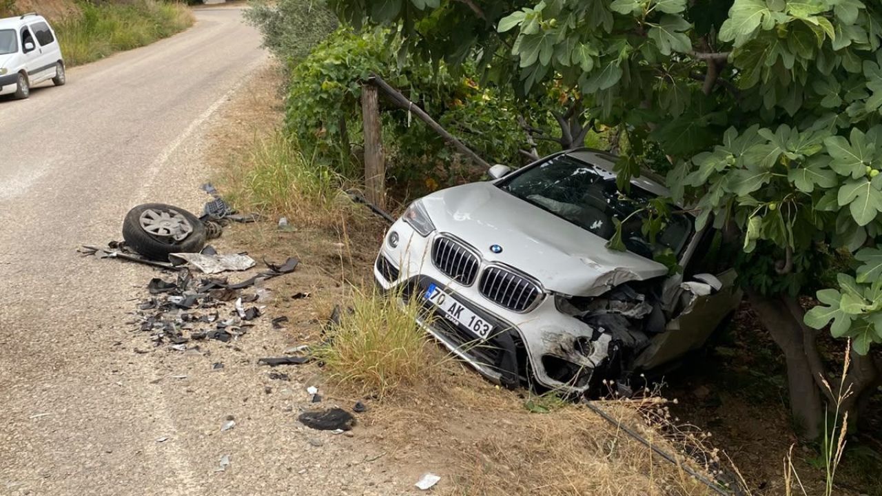 Ahmet Kapar'ın oğlu kaza yaptı