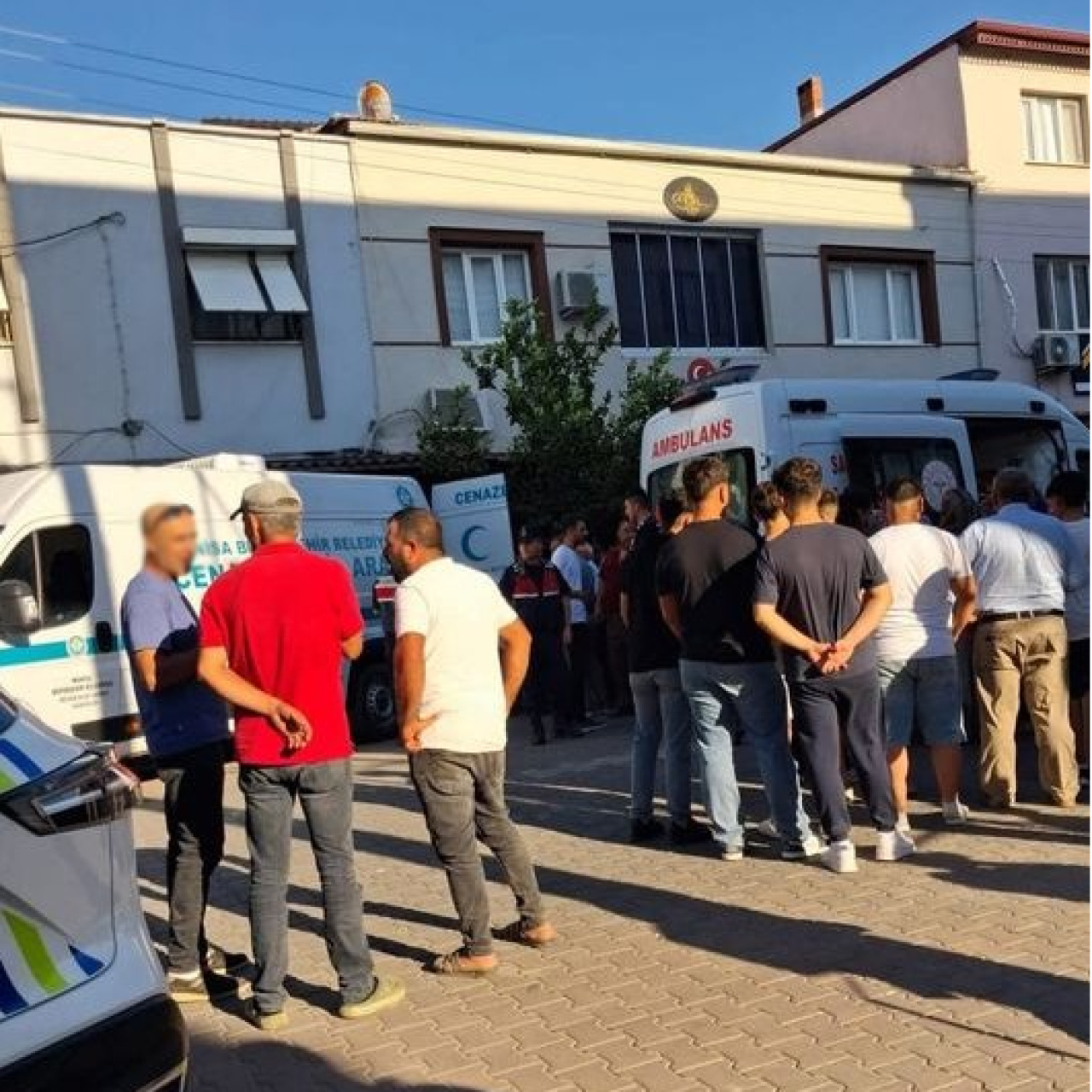 Berber dükkanına silahlı saldırı: 2 ölü