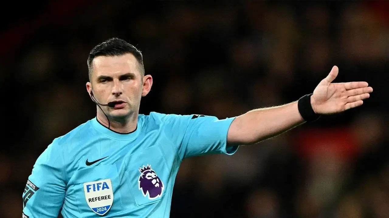 Türkiye-İtalya maçını Michael Oliver yönetecek