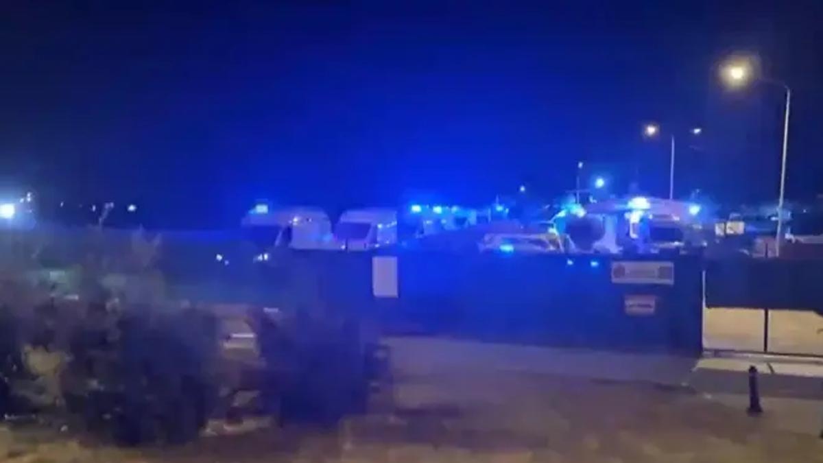 Zeytinburnu açıklarındaki gemiden yardım çağrısı