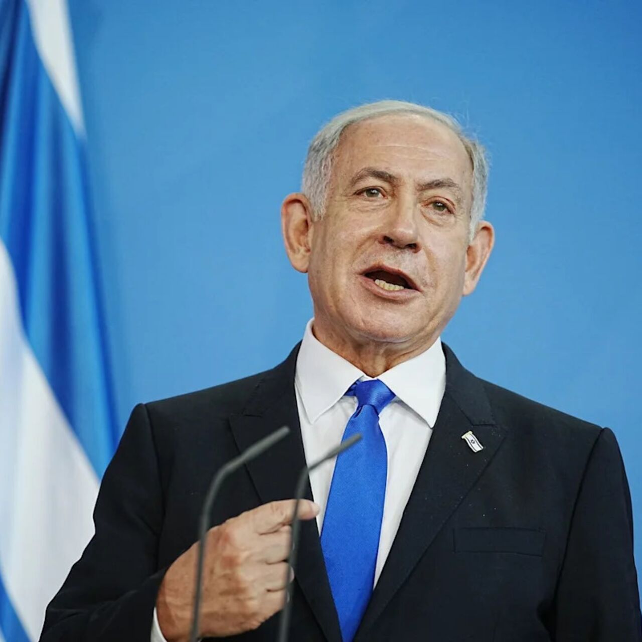 Netanyahu, parlamentoda güvenoyundan çok uzakta