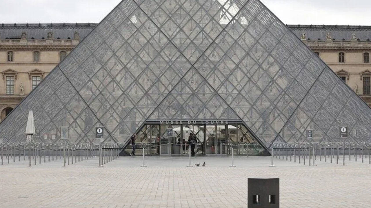 Louvre Müzesi'nin müdürü konuştu: Onarılmazsa kapılarını halka kapatmak zorunda kalacak
