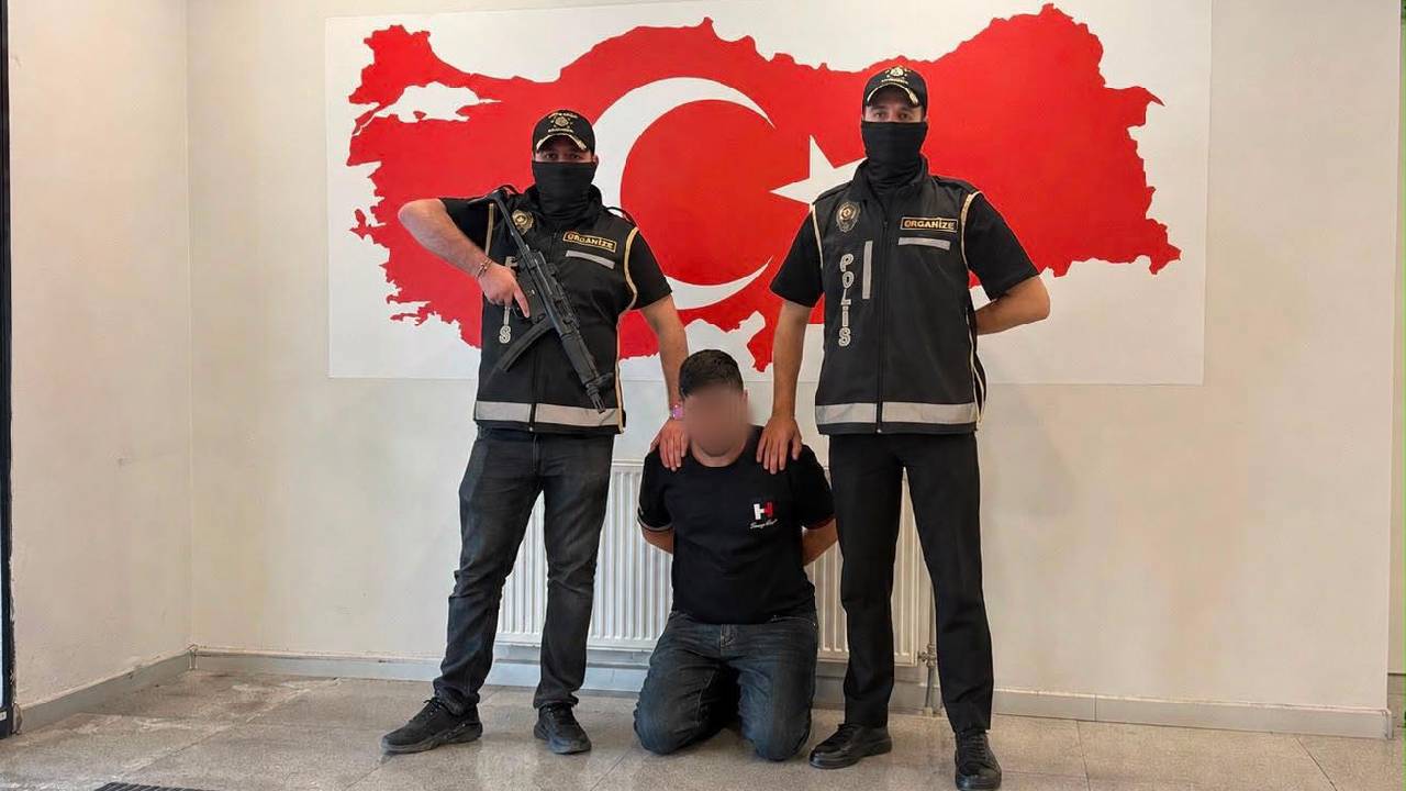 Yeni nesil çetelerle irtibatlı şüpheli Azerbaycan'da yakalanıp Türkiye'ye getirildi