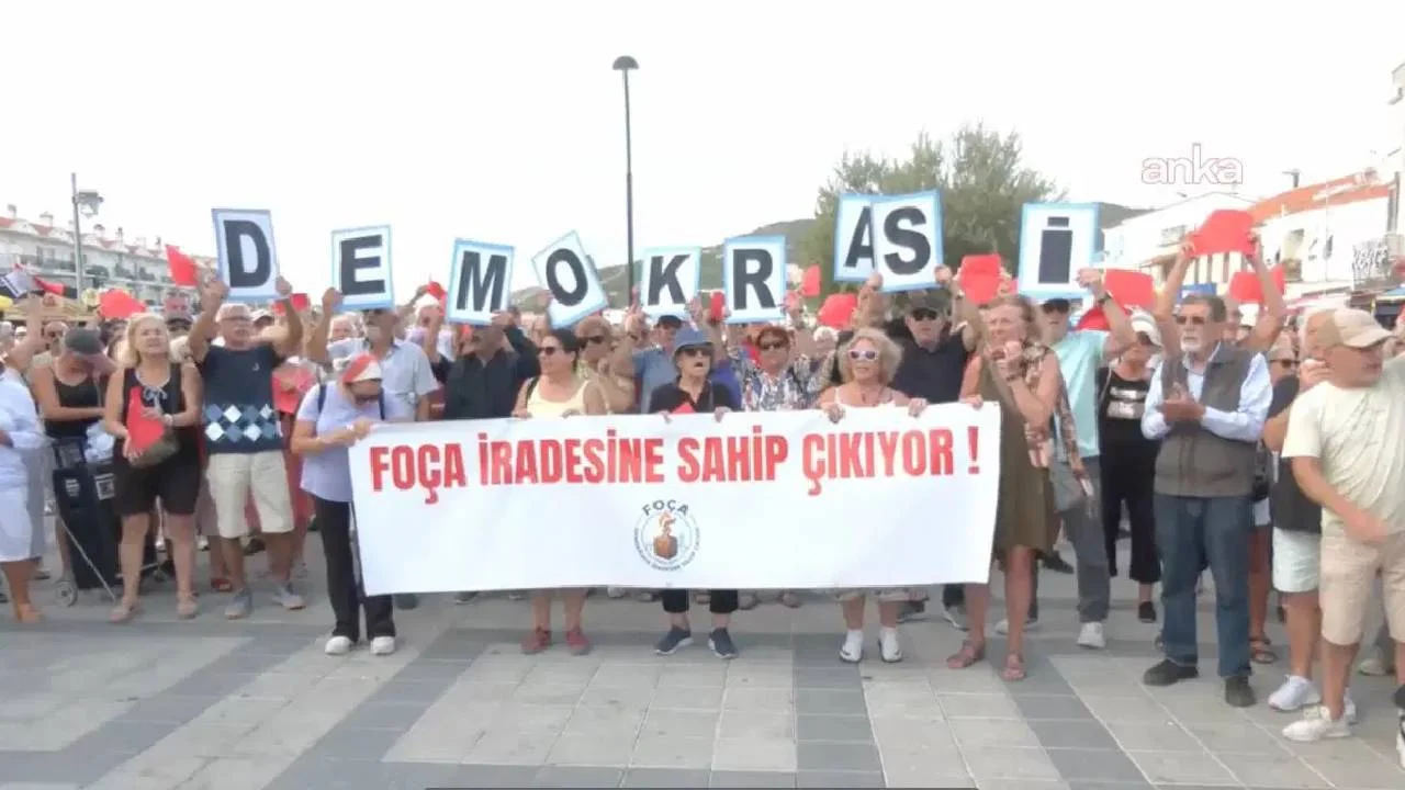 Foça’da AKP'ye katılan Fıçı’ya tepki: “Oylarımızı alıp irademizi saraya teslim etti”